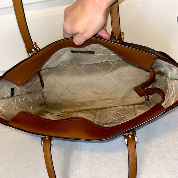 Michael Kors Gilly Large Jet set Drawstring Top Zip Tote Brown Monogram - Picture 12 of 15